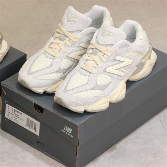 New Balance 9060HSA "Quartz Grey"